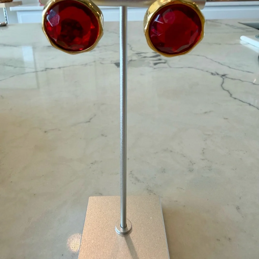 Vintage 90s Red Cabachon button earrings